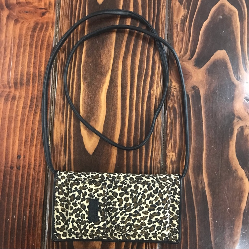 🌼 Leopard Crossbody purse 🌼5/$15🌼 - Picture 1 of 5